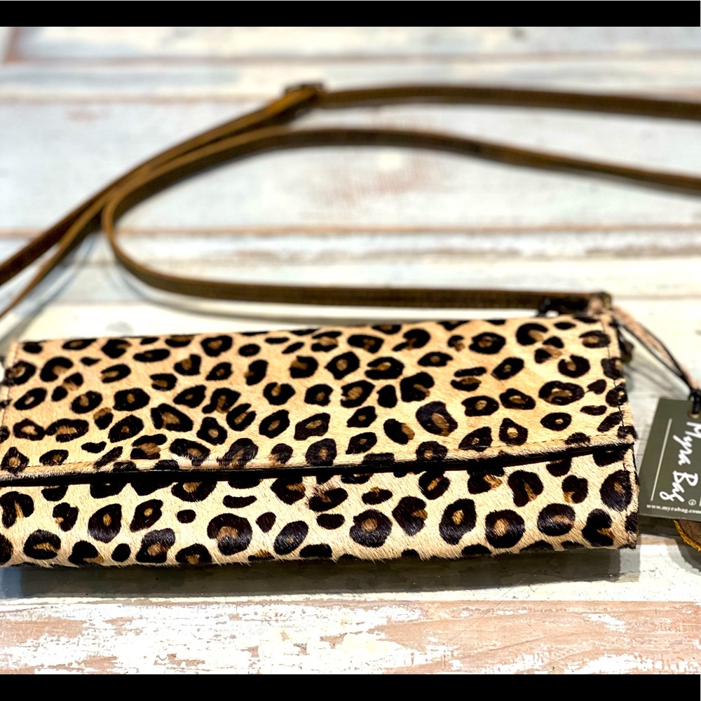 NWT Myra Crossbody Wallet